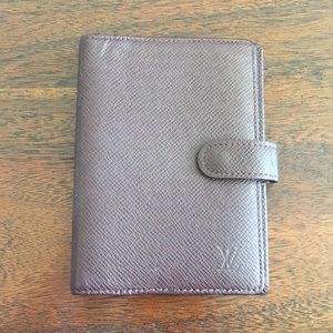 Louis Vuitton Taiga Browns Agenda PM Epi